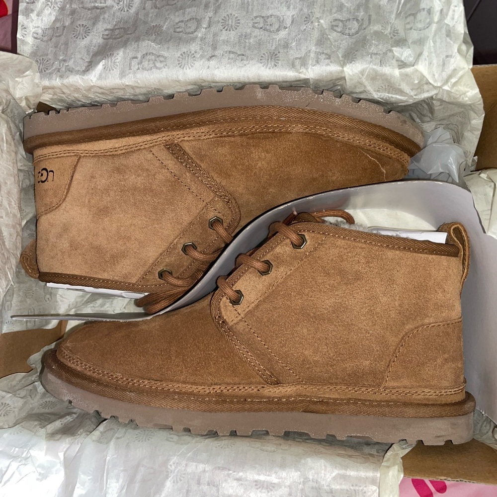 Neumel Uggs Women Size 7
